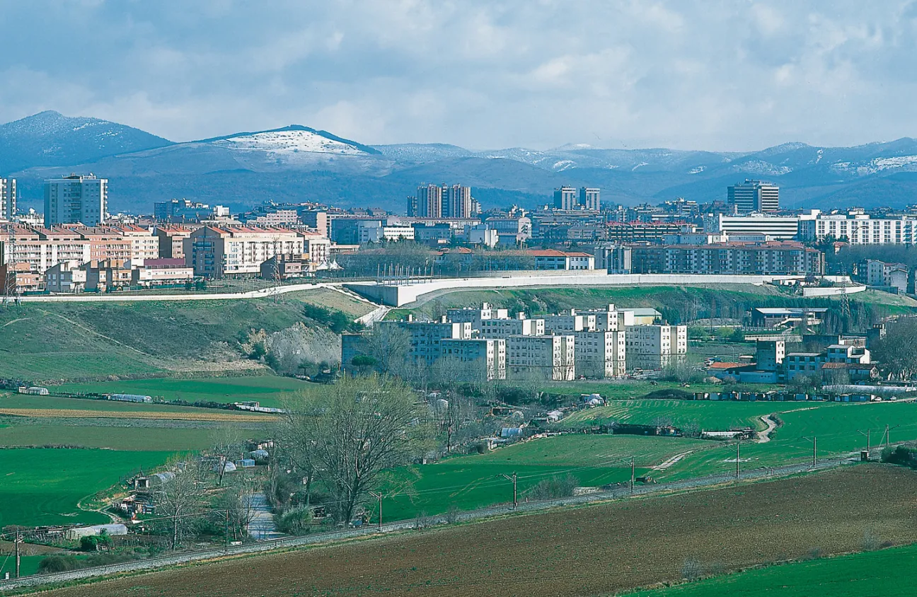 Paseo de Echavacoiz Norte. Pamplona, Navarra