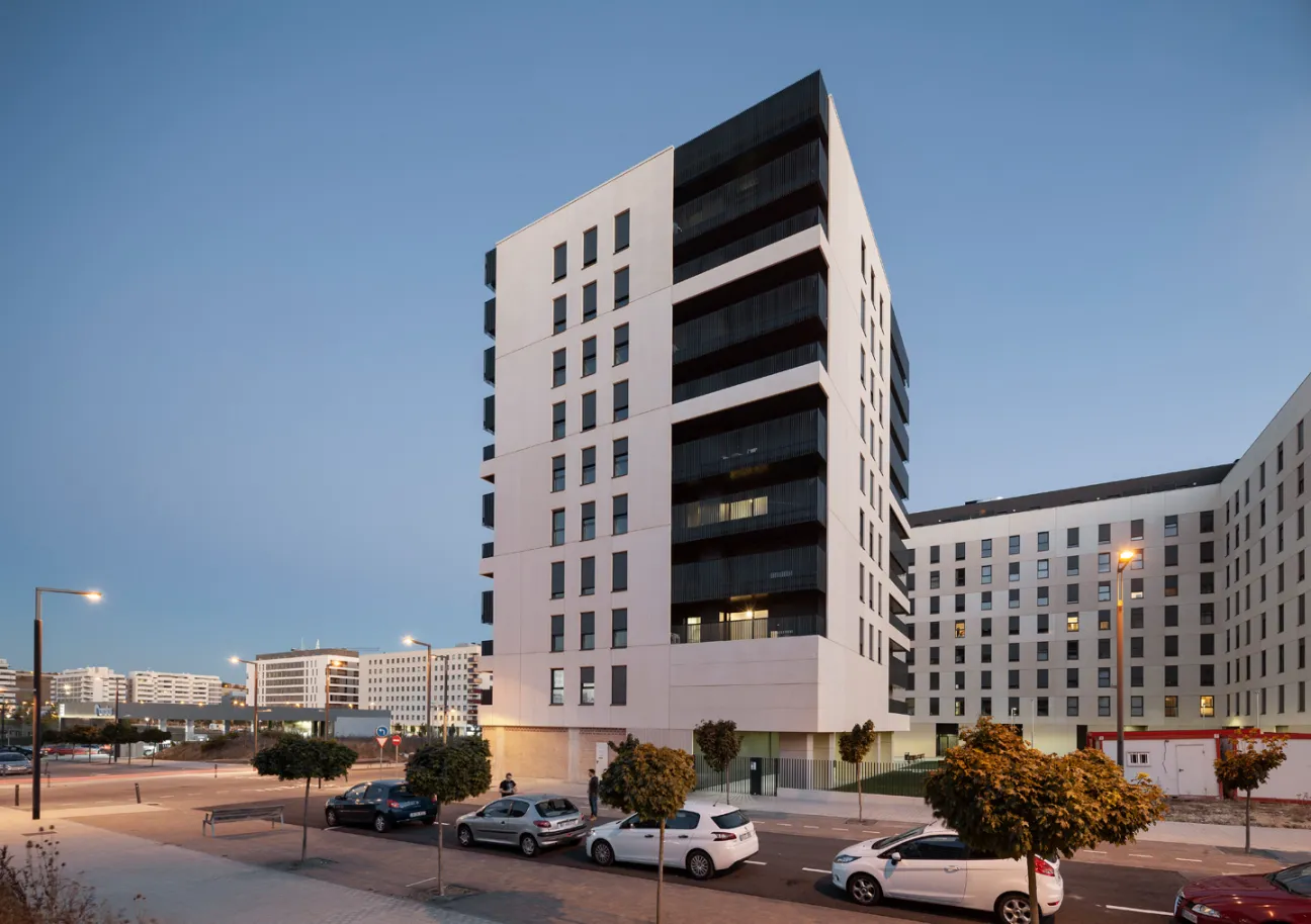 111 viviendas en Soto de Lezkairu, Pamplona.