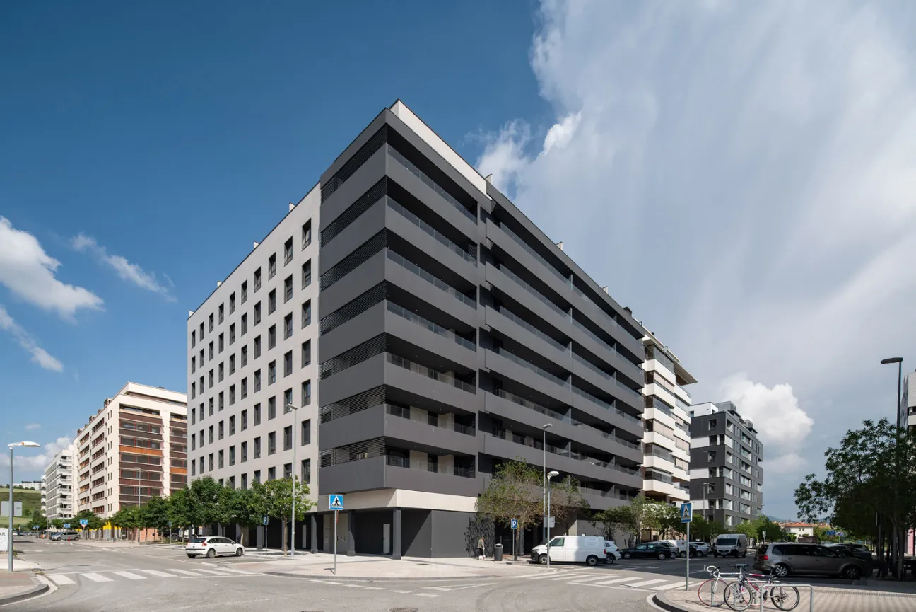 56 viviendas en Soto de Lezkairu Pamplona