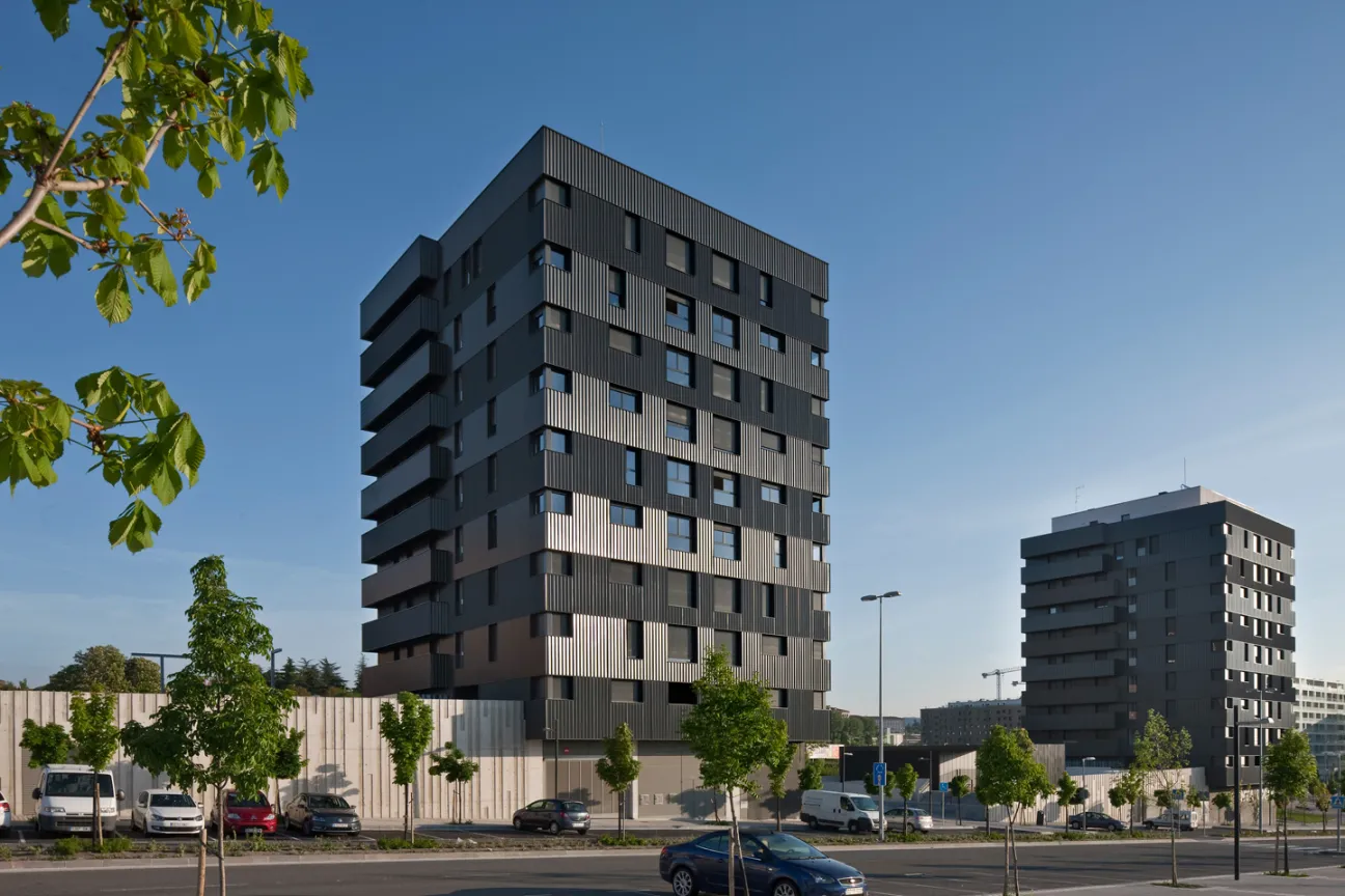 74 viviendas en Soto de Lezkairu, Pamplona.