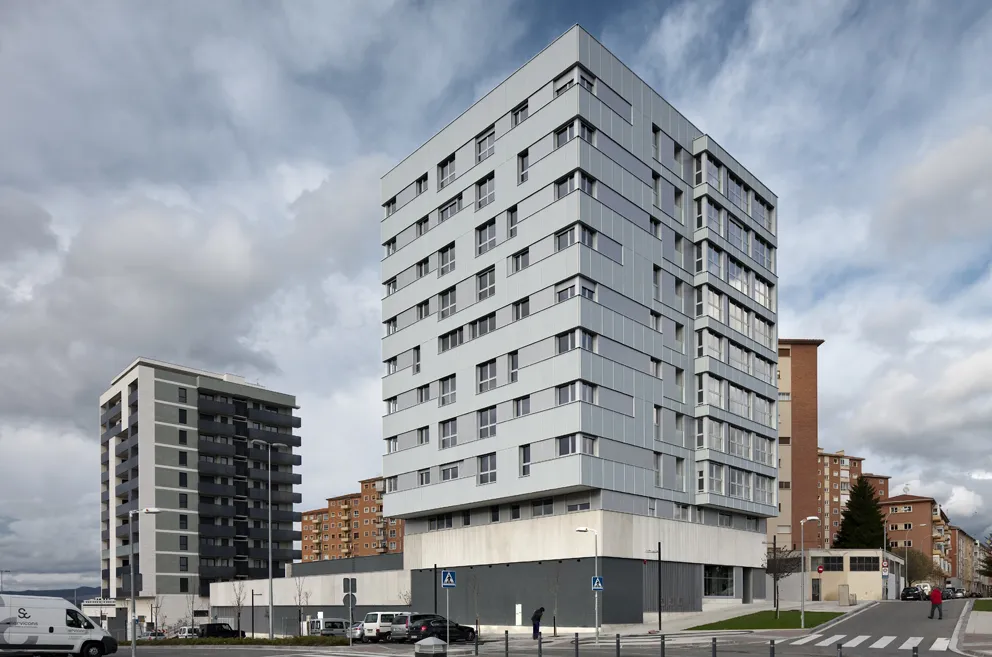 35 viviendas en Soto de Lezkairu, Pamplona