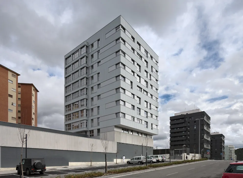 35 viviendas en Soto de Lezkairu, Pamplona