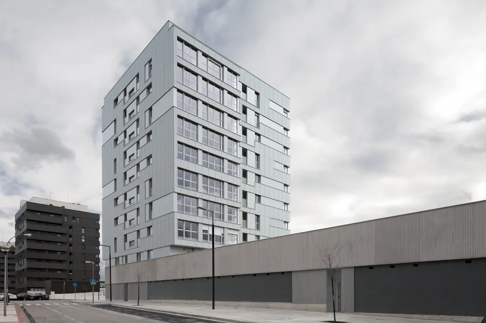 35 viviendas en Soto de Lezkairu, Pamplona